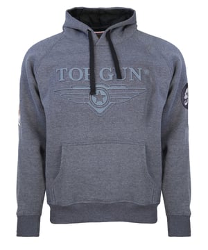 De unieke Top Gun-stijl komt terug in deze trui. Hij is zacht gevoerd en heeft de typische patches op de bovenarm en de logoprint op de borst. Het elastische breisel bij de manchetten en tailleband zorgt voor een ideale pasvorm. De grote steekzak aan de voorkant biedt extra comfort. De trui is ook voorzien van een capuchon met trekkoord. De trui is een absolute blikvanger.