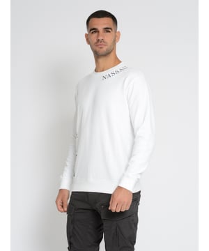 Het Nassau Beach sweatshirt combineert comfort met een uniek ontwerp. Met subtiele Nassau letters op de hals en een verticaal logo op de voorkant is het een echte blikvanger. De zachte, ademende stof maakt het comfortabel om te dragen, terwijl de geribde boorden een perfecte pasvorm bieden. Ideaal voor stijlvolle casual looks - perfect voor iedereen die kwaliteit en modern design belangrijk vindt.
