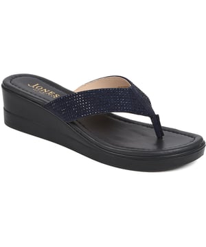 Sparkle in our toe-post wedges, adorned with a dazzling diamante upper and a comfortably mid-height heel. Ideal for carefree holiday evenings, these wedges add just the right amount of glamour to your relaxed, sun-kissed look.