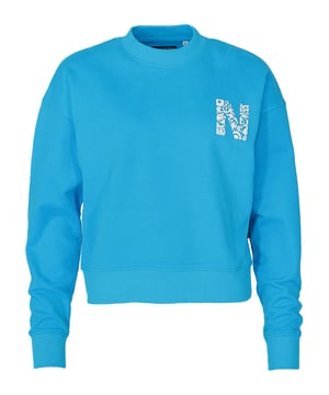 NB Logo Het blauwe Nassau Beach sweatshirt combineert comfort met een modern ontwerp. Met een gedrukt logo op de borst en gedrukte letters op de rug is het een stijlvolle blikvanger. De zachte, ademende stof zorgt voor een behaaglijk gevoel, terwijl de geribde boorden een perfecte pasvorm bieden. Ideaal voor koele dagen en casual vrijetijdslooks - perfect voor iedereen die kwaliteit en trendy design waardeert.