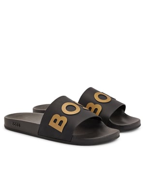 Heren BOSS Bay Sliders.- Made in Italy.- Bovenwerk verrijkt met nieuw iconisch BOSS logo.- PVC Zool. Ref: 50471271007.