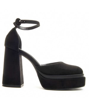Women's heeled shoe. Comfortable fit. Padded insole. Non-slip sole. Reinforced stitching. Made by other brands for our brand.