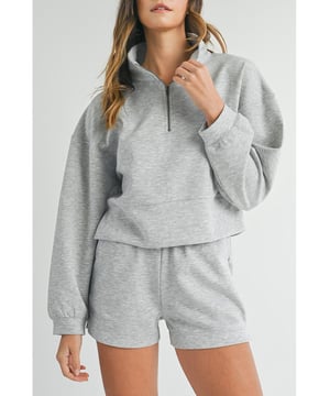 Trendy two
  piece set for a coordinated look
  Stand neck design adds elegance and structure
  Solid color options for a sleek and minimalist aesthetic
  Relaxed fit with drop shoulder detailing for enhanced comfort
Material: 50% Polyester 45% Viscose 5% Elastane