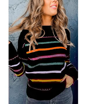 Schwarzer Farbiger Gestreifter Pullover mit Rippensaum  
  Verspielte Streifen  
  Schicker Rippensaum  
  Luxuriöses Strickmaterial für Wärme und Komfort  
  Vielseitig für sowohl lässige als auch formelle Anlässe  
  Hohe Elastizität  
  In verschiedenen Größen erhältlich  
  Bitte beachten Sie die Größentabelle für genaue Größeninformationen  
Material: 42% Acryl, 30% Polyester, 28% Polyamid  