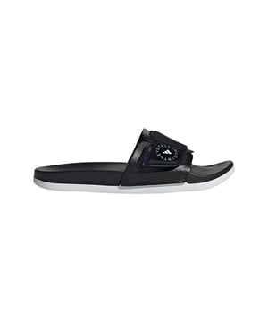 Dames adidas by Stella McCartney Slides in core black - cloud white.Er is geen slecht moment voor deze adidas by Stella McCartney slides en met het minimalistische verfijnde ontwerp is er ook geen slechte plek voor ze. Alles draait om gemak en ze brengen comfort op alle momenten van de dag. Dank het Cloudfoam voetbed voor dat.- Veelzijdige dia's die dingen eenvoudig te houden.- Textiel bovenste.- Verstelbare haak-en-lus band sluiting.- Cloudfoam voetbed.- Bio-based EVA tussenzool gemaakt met 10% algen inhoud afgeleid van zoetwater algen.- Veganistisch alternatief- adidas by Stella McCartney logo.- Synthetische buitenzool.- Regular fit.- Textiel en synthetische bovenste Textiel en synthetische voering Synthetische zool.- Ref: GX3122