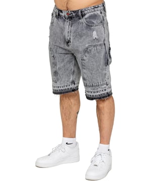 Mejora tu estilo urbano con los Enzo Milano Distressed Carpenter Shorts, que combinan utilidad resistente con un estilo sin esfuerzo. Diseñados para un ajuste holgado, estos pantalones cortos cuentan con un panel y presilla de carpintero clásico, perfectos para un look funcional y moderno. Su diseño de 5 bolsillos garantiza practicidad, mientras que los remaches de marca y un clip de bolsillo metálico con el logo de Enzo aportan un toque distintivo. El bajo desgastado realza la estética vintage y usada, convirtiéndolos en una prenda destacada para un estilo casual. Acabados con un cierre de cremallera, estos pantalones cortos ofrecen durabilidad y estilo para tu día a día.