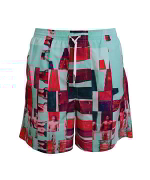 Marca: DSQUARED2  
Estilo: Bañador tipo boxer  
Color: Multicolor con estampado  
Material: 100% Poliéster  
Cintura elástica con cierre de cordón  
Detalles de logo  
Excelente ajuste y comodidad  
Apto para mujeres