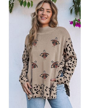 Suéter caqui con pavo de lentejuelas y estampado de leopardo  
Diseño de cuello alto para mayor elegancia  
Aberturas elegantes para un giro moderno  
Silhouette con hombros caídos  
Perfecto para combinar con pantalones ajustados o jeans  
Material: 55% Acrílico 45% Algodón