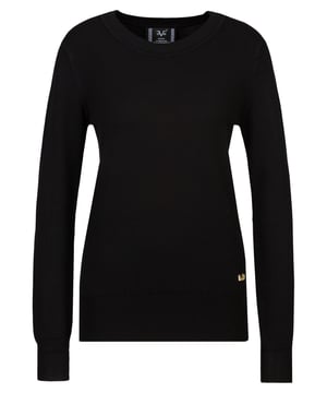 Schlichter Strickpullover aus weichem Feinstrick mit Rundhals. Die hochwertige Viskose-Mischung sorgt für hohen Tragekomfort und eine perfekte Passform.