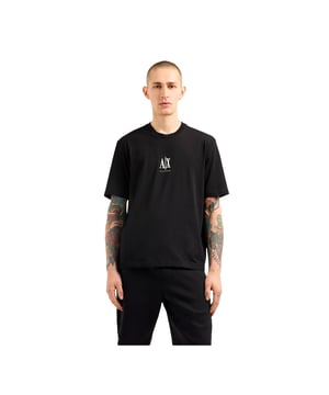 T-Shirt Armani Exchange Milano Herren Schwarz Baumwolle. Authentische Bekleidung der Marke Armani Exchange - Streetwear/Sportswear-Design von Armani Exchange - Armani Exchange für Herren, perfekt für den Alltag - Das schwarze T-Shirt von Armani Exchange lässt sich ideal mit dem Rest Ihrer Garderobe kombinieren - bequemer Baumwollstoff - klassisch - Milano -