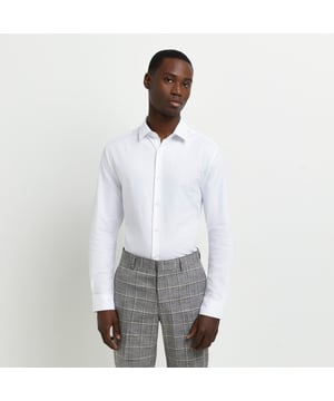 Premium Egyptian cotton, Non-iron, Slim fit, Collar neck, Long sleeve, Button fastening, Our model wears a UK M and is 185.5cm/6'1'' tall