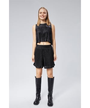 Die sorgfältig gestaltete Openwear-Kollektion von Homestore wurde entwickelt, um Ihren modernen und eleganten Stil bestmöglich zu unterstreichen. Unsere Produkte verbinden Raffinesse mit Komfort und bestehen aus hochwertigen Stoffen, die sich ideal für den Alltag oder besondere Anlässe eignen. Mit ihrer atmungsaktiven und leichten Struktur sind diese Designs für jede Jahreszeit geeignet und bieten vielseitige Styling-Möglichkeiten, wodurch sie zu einem unverzichtbaren Bestandteil Ihrer Garderobe werden.

Homestore verleiht der Modewelt mit seiner Liebe zum Detail und zeitlosen Designs eine einzigartige Note. Unsere Produkte sind mit eleganten Schnitten, modernen Linien und Langlebigkeit gefertigt, um den Stil jeder Frau perfekt zu ergänzen. Von klassisch bis modern bieten diese Stücke Komfort und Ästhetik in einem.