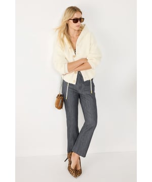 Nomatter-What bietet eine Kollektion für starke, einzigartige und stilbewusste Frauen. Hochwertige Stoffe und moderne Designs vereinen Komfort und Eleganz für jeden Anlass. Ob Alltag oder besondere Events – unsere Liebe zum Detail macht den Unterschied. Entdecken Sie zeitlose Ästhetik mit femininen Akzenten und heben Sie Ihren Stil auf ein neues Level. Mit "Nomatter-What" finden Sie die perfekte Kombination aus Ausdrucksstärke und Eleganz.