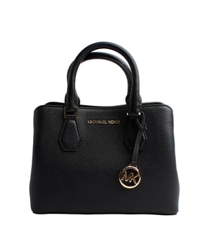 Die Camille-Schultasche ist ein vielseitiges Accessoire für Ihren täglichen Arbeitsweg. Diese stilvolle, architektonische Silhouette ist aus genarbtem Leder mit strukturierten oberen Griffen und einem abnehmbaren Riemen gefertigt. Das mittlere Fach mit Reißverschluss und mehrere Taschen sorgen für die übersichtliche Aufbewahrung aller wichtigen Dinge.

 Details:
 - Zubehörtyp: Umhängetasche.
 - Material: Rindsleder.
 - Textur: Körnig.
 - Hardware: Goldton.
 - Innenausstattung: Gesäßtasche mit Reißverschluss.
 - Außendetails: Hinteres Fach mit Druckknopf, mittleres Fach mit Reißverschluss, vorderes Fach mit Druckknopf.
 - Verschluss: Mit magnetischem Druckknopf und Reißverschluss.
 - Verstellbarer, abnehmbarer Riemen.

 Michael Kors zeichnet sich in jeder seiner Accessoire-Kollektionen durch eine starke Identität aus und bietet einen frischen Mix aus Trends, Farben und Silhouetten, die nie aus der Mode kommen, mit urbanem Stil und Haltung. Jede von Michael Kors entworfene Damentasche ist ein erschwinglicher Luxus mit einem Hauch von modernem, unerwartetem und bequemem Glamour, der für jeden Anlass ein passendes Stück bietet.
 Maßnahmen: 26,7 cm x 18,4 cm x 10,2 cm
 Komposition: 100% Leder
 Pflege:
Mit einem weichen, trockenen Tuch reinigen.
 Vermeiden Sie längere Sonneneinstrahlung und Feuchtigkeit.
 Tragen Sie keine scheuernden Produkte auf die Haut auf.
 Vermeiden Sie den Kontakt mit Flüssigkeiten und rauen Oberflächen.