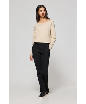 Unsere Chinohose May für Damen ist das perfekte Kleidungsstück für einen anspruchsvollen Freizeitlook. Der schmal geschnittene, eng anliegende Stil formt elegant die Figur. Das Design verfügt über einen Metallreißverschluss und einen Logo-Knopfverschluss. Zwei seitliche Taschen und zwei Gesäßtaschen, von denen eine mit der Polo Club Logo Stickerei verziert ist. Diese Hose ist die perfekte Wahl sowohl für die Arbeit als auch für die Freizeit.