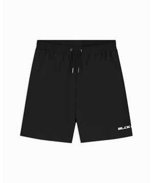 100% Poliéster Ajuste regular Cintura elástica con cordón Dos bolsillos frontales Logo BLCK BNNS bordado en la pierna izquierda Se puede combinar con la camiseta Force