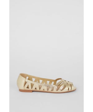 Chic peep toe ballet flats crafted from faux leather
Intricate laser-cut detailing adorns the upper
Slip-on style for easy on and off
Flat heel offers all-day comfort
Versatile design suitable for day or evening wear

Effortlessly transition from day to night with these stylish ballet flats from Dorothy Perkins. The peep toe design exudes a touch of sophistication, while the laser-cut detailing adds a modern twist. Pair them with tailored trousers for a polished office look, or team them with a flowy dress for a chic evening ensemble. Whether you're meeting friends for brunch or attending a baby shower, these versatile flats will keep you looking fashionable and feeling comfortable all day long.