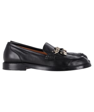 VINTAGE, RRP AS NEW
The Chloé Ninna Heart Chain Detail Loafers in Black Leather offer a perfect blend of sophistication and playful charm. Crafted from luxurious black leather, these loafers feature a unique heart-shaped chain detail that adds a touch of femininity and edge. Pair them with tailored trousers for a sleek, polished office look or dress them down with a midi skirt and a simple blouse for a more relaxed yet stylish vibe. Add gold accessories to complement the chain detail and complete your chic ensemble effortlessly.

 Chloé Ninna Heart Chain Detail Loafers in Black Leather

Condition: Very good
Signs of wear: Minor markings, Lightly used but very well maintained. Minor mark at soles & creasing, light scuffing at the soles and heels.
Packaging: Dust bag
Color: Black
Material: Leather | leather
Size: EU | 40
Measurements: Insole length: 290
SKU: NAPPUGBSH461139W