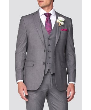 Update your formalwear collection with the 'Plain Slim Jacket' from Occasions. The jacket is styled with a 2-button fastening, notch lapel and 3 button cuffs. This contemporary jacket is a transitional piece that will take you from casual to workwear. Wear smart with matching trouser, a shirt and brogues.