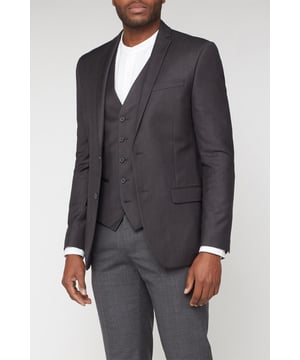 This charcoal twill jacket has a 2 button fastening with straight pockets and designed for the fashion conscious in mind. For added style, the jacket features a notch lapel,1 button cuffs and contrast internals. The Red Herring slim fit suit delivers youthful high street trends at affordable prices. Make your suit a 3 piece with the addition of the matching trouser and waistcoat.