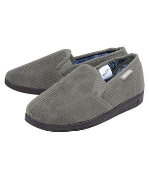 Dunlop - Zapatillas de hombre con forro de tartán y espuma con memoria: Presentamos las zapatillas Dunlop para hombre con forro de tartán. Una mezcla perfecta de estilo, comodidad y durabilidad. Estas pantuflas para hombre presentan un clásico forro con estampado de tartán, que aporta un toque de sofisticación a tu ropa de descanso. El acolchado de espuma con memoria garantiza una experiencia excepcionalmente cómoda, creando un amortiguador suave y de apoyo entre sus pies y el suelo. La plantilla acolchada proporciona una capa adicional de comodidad, haciendo que estas zapatillas sean extremadamente suaves para su relajación. Diseñadas con una resistente suela de goma de tracción, estas zapatillas ofrecen una mayor comodidad y protección. La marca Dunlop tiene una reputación envidiable que se extiende a su gama de zapatillas y calzado informal. Ofrece al consumidor una gama creativa e inspirada de calzado con énfasis en adornos creativos, tejidos innovadores y una comodidad excepcional. Fabricadas con un empeine 100% textil y suela de goma, están disponibles en 5 colores: Negro, Azul Marino, Marrón, Borgoña y Carbón. Las zapatillas están disponibles en las tallas 7-12 del Reino Unido. Se pueden lavar a mano o a máquina a baja temperatura. Detalles adicionales del producto: Pantuflas Dunlop para hombre Forro con estampado de tartán Acolchado de espuma con memoria Suela de goma de tracción dura Suaves y cómodas Con la marca Dunlop Disponibles en tallas 7-11 UK 5 opciones de color Lavables a máquina
