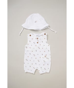 This Rockabye Baby Boutique Muslin Romper and Hat Set features a soft muslin romper adorned with a fun beachy print, paired with a matching hat for added sun protection and style. Perfect for warm weather, this set offers comfort, playful charm, and a laid-back, seaside vibe for your little one.