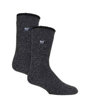Calcetines térmicos de lana merina Heat Holders Men's 2 Pack: Asegúrate de que tus pies se mantienen cómodos incluso en los días más fríos del invierno con estos calcetines térmicos Heat Holders de primera categoría con una calificación TOG de 2,9. Confeccionados con una mezcla de lana merino famosa por su excepcional capacidad de retención del calor y de evacuación de la humedad, estos calcetines térmicos largos emplean una tecnología de punto de vanguardia exclusiva de Heat Holders, que garantiza una calidez y un confort inigualables. Disfrute de la calidez y el confort durante todo el día con estos calcetines térmicos de pelo largo y lujosa y suave capa interior cepillada, diseñados para atrapar eficazmente el calor y amortiguar sus pies. Estos calcetines de lana merino para hombre están disponibles en 6 fantásticos colores: Negro, Gris, Azul, Marrón, Caqui, Avena y están hechos de 54% Acrílico 36% Lana, 5% Nylon, 4% Poliéster, 1% Elastano. Se pueden lavar a máquina (en un ciclo suave) y están disponibles en un paquete de dos pares. Detalles adicionales del productoCalcetines de lana merina Heat Holders Paquete múltiple de 2 pares Talón y puntera reforzados Suave lana merina Interior cepillado 2.9 TOG Calor superior Talla única para hombre: 6-11 UK Lavado a máquina en frío en ciclo suave