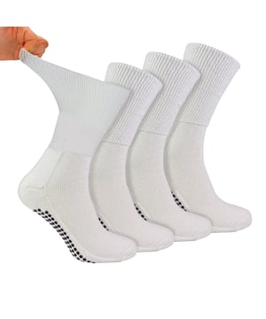 Dr.Socks Pack de 4 Calcetines Diabéticos de Bambú con Agarres: Dr.Socks es una marca que pretende innovar cuando se trata de mantener tus pies cómodos. Creemos en la importancia de cuidar de su bienestar, mediante el uso de materiales de alta calidad, Dr.Socks son capaces de producir algunos de los mejores calcetines que ayudan a aliviar los problemas de salud que afectan a nuestros pies. El bambú es conocido por ser lujosamente suave y cómodo y es superior al algodón. Sus propiedades naturales de absorción de la humedad ayudan a mantener los pies libres de sudor, mejorando la transpirabilidad y el confort general. . Estos calcetines son ideales para las personas diabéticas que sufren de mala circulación o tobillos hinchados. Tienen una parte superior no elástica extra ancha que permite que el calcetín se adapte a la forma natural de las piernas, reduciendo las dolorosas marcas dejadas por la constricción que la elasticidad normal puede crear. Los calcetines para diabéticos Dr.Socks están hechos de 43% viscosa de bambú, 40% algodón orgánico, 12% poliéster, 3% poliamida, 2% elastano y están disponibles en 3 colores: Negro, Blanco y Negro/Azul Marino/Gris/Azul. Están disponibles en 4 tallas: 4-7 UK, 6-8 UK, 9-11 UK & 12-14 UK y se pueden lavar a máquina. Detalles adicionales del producto: Dr.Socks Calcetines de Bambú para Diabéticos 4 Pares por Paquete Agarres Antideslizantes Súper Suaves Fibras de Bambú Extra Anchos Parte Superior No Elástica Diseño Acanalado Calcetines Suaves y Duraderos Aptos para Diabéticos Propiedades de Absorción de Humedad 4 Opciones de Colores Dr.Socks Branded