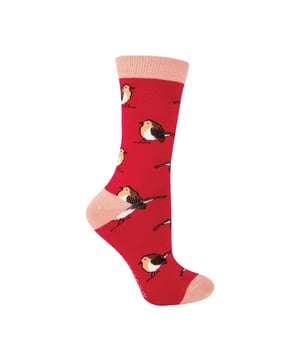 Miss Sparrow Calcetines de bambú con dibujos de animales: Miss Sparrow enorgullece sus productos con la filosofía de hacer que tus pies se sientan fabulosos durante todo el año. Ya sea por sus productos elegantes y con estilo, te traen accesorios únicos, emocionantes y a la moda, llenos de individualidad para darte la confianza de ser tú misma. Si buscas calcetines de bambú con colores brillantes, divertidos y alocados, ¡estos calcetines de Miss Sparrow son perfectos! Con un montón de estampados como lunares, rayas, zig zags ¡y mucho más! Seguro que encuentras el par perfecto para alegrar tus pies. Sus calcetines mantendrán tus dedos calientes y harán sonreír a tus seres queridos en ocasiones especiales. Incluso pueden ser un magnífico regalo para usted o para un ser querido. Estos calcetines son transpirables, hipoalergénicos, antibacterianos y muy suaves. Hay muchos diseños disponibles, incluyendo: Puffins, ranas, pingüinos y muchos más. Esta gama de calcetines está fabricada con un 54% de bambú, un 22% de algodón, un 16% de poliéster, un 6% de nailon y un 2% de elastano. Tallas para mujer: 4-7 UK. Lavables a máquina a menos de 40ºC. No lavar en seco. No planchar. No usar lejía. Detalles adicionales del producto: Calcetines Miss Sparrow para mujer Calcetines de bambú novedosos Un gran regalo Fibras ricas en bambú Diseños divertidos Super suaves y transpirables Hipoalergénicos Antibacterianos Lavables a máquina a menos de 40