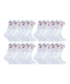 SOCK SNOB PAQUETE DE 24 CALCETINES DEPORTIVOS DE ALGODÓN A RAYAS PARA HOMBRE: Experimenta un valor insuperable con esta increíble oferta al por mayor en nuestros calcetines deportivos de alta calidad. Perfectos para correr o caminar, estos calcetines están diseñados para proporcionar el máximo confort y sujeción. Confeccionados con una mezcla de algodón, estos calcetines ofrecen una calidez y transpirabilidad excepcionales, garantizando que tus pies se mantengan secos y cómodos durante todo el entrenamiento. El suave acolchado de la suela añade una capa extra de comodidad, haciendo de estos calcetines un artículo imprescindible para cualquier persona activa. Con 24 pares incluidos en este paquete, nunca te quedarás sin calcetines nuevos. Cada par es lavable a máquina, lo que permite un fácil mantenimiento y una larga durabilidad. Fabricados con una mezcla de 47% algodón, 44% poliéster y 9% viscosa, estos calcetines están hechos para soportar las exigencias de tu estilo de vida activo. Disponibles en las tallas 6-11 UK, estos calcetines ofrecen un ajuste perfecto para la mayoría de las personas. Tanto si eres un atleta profesional como un deportista ocasional, estos calcetines están diseñados para satisfacer tus necesidades. Detalles adicionales del producto: - Tallas 6-11 UK - 24 Pares - Calcetines de Correr - Calcetines de Entrenador - Lavables a Máquina - Calcetines de Algodón. ¡No se pierda esta increíble oferta al por mayor! Actualice hoy mismo su colección de calcetines y disfrute de la máxima comodidad y rendimiento.