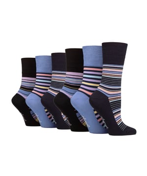 Calcetines de bambú Gentle Grip NO ELASTIC: Si la comodidad es su único objetivo cuando busca un par de calcetines, entonces considere este par de calcetines de bambú NO ELÁSTICOS de Gentle Grip como uno de los mejores. El bambú está considerado como la "superfibra" moderna, Gentle Grip es una marca de calcetines muy apreciada que se centra exclusivamente en la comodidad y la técnica NO ELÁSTICA es muy recomendable para reducir la presión en el pie... todo parece estar bien en este calcetín. Por qué el bambú es genial: El bambú es comúnmente conocido por ser un material impresionante. He aquí 3 razones por las que el bambú es el mejor. Absorción de la humedad - Las fibras de bambú controlan la temperatura de forma natural, por lo que es una fibra brillante tejida en calcetines. Gentle Grip - Non Elastic Honeycomb Top: Con un diseño especial HoneyComb Top, los calcetines suaves Gentle Grip son más cómodos para todos los usuarios, pero especialmente si tienes problemas circulatorios. La combinación de una mezcla de bambú natural y la parte superior de nido de abeja NO ELÁSTICA de los calcetines Gentle Grip en un solo paquete podría ser el par de calcetines perfecto para sus pies si la comodidad es su principal objetivo. Detalles adicionales del producto: * Pack de 6 pares, calcetines de bambú, NO ELÁSTICOS, parte superior de nido de abeja, talón y puntera reforzados, 5 diseños a elegir, 77% viscosa de bambú 17% poliéster y 1% elastano, talla 4-8 uk 37-42 eur 5-8 us, lavables a máquina
