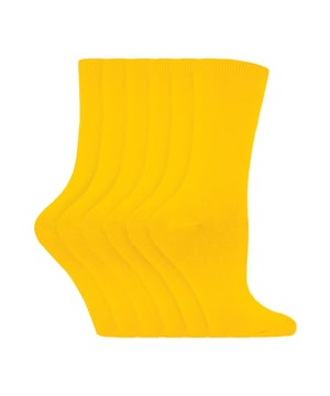 Calcetines de algodón para mujer: Estos calcetines de algodón súper suave son perfectos para llevar a diario, ya que son sencillos y prácticos. Al ser de algodón, estos calcetines son ideales para estar cómoda todo el día, ya que son muy suaves. Ideales para llevarlos de sport o en una situación formal. También pueden utilizarse como cómodos calcetines para el uniforme escolar. Estos calcetines supersuaves le aportarán la máxima comodidad y practicidad en cualquier situación cotidiana. Disponibles en varios colores y en las tallas 4-7 para mujer. Detalles adicionales del producto: - Paquete de 6 pares - Azul marino - Talla 4-7 uk - Algodón rico - Parte superior de agarre suave - Super cómodos - Grandes calcetines casuales - Sencillos y prácticos