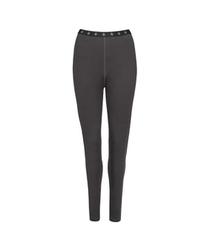 Pantalones térmicos Heat Holders® Ladies Ultra Lite - Celine: Descubre el pantalón térmico Heat Holders® Ladies Ultra Lite Thermal Pants - Celine. Estos fenomenales pantalones son exquisitamente acogedores y prácticos, ¡diseñados para proporcionar calor y comodidad durante todo el día! Confeccionados con tejido de alta calidad, estos pantalones están dotados de elasticidad multidireccional, lo que garantiza una flexibilidad y durabilidad fiables. El suave acabado melocotón del interior y el exterior proporciona un tacto suave sobre la piel, garantizando un gran confort al llevarlos puestos. Estos pantalones tienen un ajuste óptimo gracias a la inclusión de una cintura bien diseñada y paneles a medida en las perneras, que acentúan el nivel de comodidad ofrecido. Con un impresionante índice UPF 50+, el tejido protege frente al 98% de los dañinos rayos ultravioleta UVA y UVB, proporcionando una protección solar fiable. . El pantalón térmico Heat Holders® - Celine está disponible en color Charcoal o Silver y está confeccionado en: 88% Poliéster, 12% Elastano. Están disponibles en 4 tallas diferentes: S, M, L y XL y se pueden lavar a máquina. Detalles adicionales del producto: Pantalones térmicos Heat Holders - Celine Estiramiento multidireccional 50+ UPF Costuras planas Secado rápido Ideal para uso informal 2 opciones de color Suave acabado perchado 4 tallas disponibles Lavable a máquina