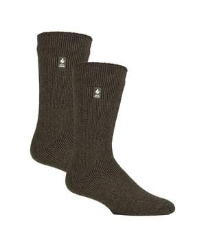 Calcetines térmicos originales Heat Holders para hombre: Mantén los pies calientes en los días más fríos y ponte este par de Heat Holders Original Thermal Sock. Lo último en calcetines térmicos. Los calcetines Heat Holders no sólo te mantendrán los pies calientes, sino que también te asegurarán que toda la pierna esté extremadamente caliente. Los calcetines Heat Holders te proporcionan una comodidad y un calor intensos. Nuestro hilo térmico especialmente desarrollado proporciona un aislamiento de alto rendimiento contra el frío con una capacidad superior de transpiración de la humedad. La innovadora tecnología de tricotado produce nuestro exclusivo pelo acolchado extra largo para retener más aire caliente, aumentando el índice TOG. Nuestro experto proceso de cepillado Heat Holders maximiza la cantidad de aire caliente retenido en el interior de cada calcetín para ofrecer una calidez total y comodidad durante todo el día. Con un índice de 2,34 tog, sus pies y piernas estarán 7 veces más calientes que con un calcetín de algodón normal, incluso en climas invernales extremadamente fríos. Estos calcetines no sólo son muy suaves y cálidos, sino que también resultan muy útiles si pasas mucho tiempo al aire libre. Estos calcetines de 2 pares están disponibles en las tallas 6-11 UK y 12-14 UK y están fabricados con un 91% de acrílico, un 5% de poliamida, un 3% de poliéster y un 1% de elastano. Están disponibles en 11 colores diferentes y se pueden lavar a máquina. Detalles adicionales del producto: Heat Holders Original Socks 2 Pair Multipack Hilo Especialmente Desarrollado Cepillado Térmico 2.34 Tog Rating Grueso y Caliente 7X Más Caliente que los Calcetines de Algodón Tallas para Hombre: 6-11 & 12-14 UK
