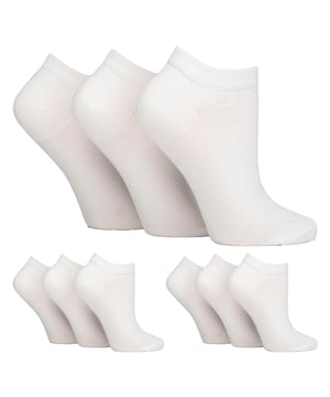 IOMI - Calcetines de entrenamiento para diabéticos multipack de 9 pares para mujer: Descubra la solución ideal para el cuidado del pie diabético con los calcetines especialmente diseñados para mujeres. Diseñados por expertos técnicos, estos calcetines IOMI Diabetic Trainer ofrecen un enfoque a medida para la salud del pie diabético con un corte bajo, ideal para los meses de primavera y verano. Estos magníficos calcetines, lujosamente suaves y ricos en algodón, se han confeccionado para sujetar los tobillos sin elasticidad y sin la tirantez que puede causar problemas a cualquier persona con problemas circulatorios. Diseñados para adaptarse perfectamente a los contornos del tobillo, los remates de nido de abeja de forma y tejido especiales eliminan los incómodos anillos de constricción, cruciales para las personas diabéticas. También incluyen punteras enlazadas a mano para unas costuras suaves, esenciales para facilitar la comodidad de los diabéticos y prevenir las agujetas, por lo que tiene sentido elegir estos ligeros calcetines de entrenamiento para diabéticos de IOMI para cuidar sus piernas todos los días. . Estos calcetines vienen en paquetes de 9 pares y están disponibles en 8 opciones diferentes. Están hechos de: 77% Algodón, 15% Poliéster, 1% Elastano. Vienen en talla única de mujer 4-8 UK y son lavables a máquina. Detalles adicionales del producto: IOMI Footnurse 9 pares de calcetines para diabéticos NON ELASTIC Ankle Top Smooth Toe Seam HoneyComb Top Hand Linked Toe Seam Soft Touch Cotton Diseñados para la diabetes