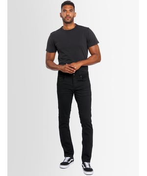 A. Salvarini Herren Jeans Hose Regular Slim Fit Stretch – Designer Denim

Diese hochwertige Herren Jeans von A. Salvarini überzeugt mit ihrer perfekten Passform und exzellentem Tragekomfort. Dank des 2% Elasthan-Anteils bietet sie optimale Bewegungsfreiheit und sitzt angenehm auf der Haut. Ein zeitloser 5-Pocket-Style macht diese Jeans zum idealen Begleiter für jede Gelegenheit.

Details:
✔ Modell: Salvarini Basic Jeans
✔ Marke: A. Salvarini
✔ Farbe: Auswahl oben möglich
✔ Größe: Auswahl oben möglich
✔ Passform: Regular Slim Fit
✔ Material: 98% Baumwolle, 2% Elasthan
✔ Design: 5-Pocket-Style, moderne Passform
✔ Taschen: Zwei Vordertaschen, zwei Gesäßtaschen
✔ Verschluss: Knopfleiste
✔ Komfort: Hoher Tragekomfort durch Stretch-Anteil