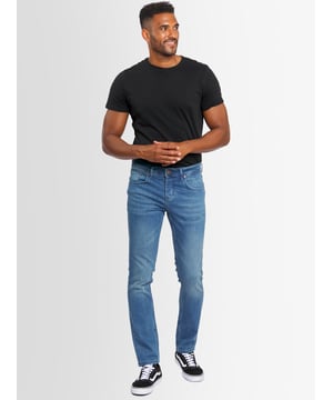 A. Salvarini Heren Jeans Regular Slim Fit Stretch – Designer Denim

Deze hoogwaardige herenjeans van A. Salvarini biedt een perfecte pasvorm en uitstekend draagcomfort. Dankzij 2% elastaan heeft de broek optimale flexibiliteit en voelt hij aangenaam aan op de huid. Het tijdloze 5-pocket design maakt deze jeans een veelzijdige keuze voor elke gelegenheid.

Details:
✔ Model: Salvarini Basic Jeans
✔ Merk: A. Salvarini
✔ Kleur: Selecteer hierboven
✔ Maat: Selecteer hierboven
✔ Pasvorm: Regular Slim Fit
✔ Materiaal: 98% katoen, 2% elastaan
✔ Design: 5-pocket stijl, moderne pasvorm
✔ Zakken: Twee voorzakken, twee achterzakken
✔ Sluiting: Knoopsluiting
✔ Comfort: Hoog draagcomfort door stretchmateriaal