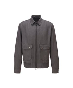 Boss Narten Jacket voor heren.- Klassieke kraag.- Volledige ritssluiting.- Zakken aan de voorkant.- Geribde zoom.- Slim fit. Materiaal: 100% katoen. Ref: 50454300030.