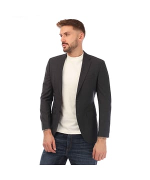 Herenjas Boss Jeckson Blazer.- Schouder revers.- Knoopsluiting.- Ingezette zakken.- Normale pasvorm.- 100% Virgin Wool. Ref: 50416184030.