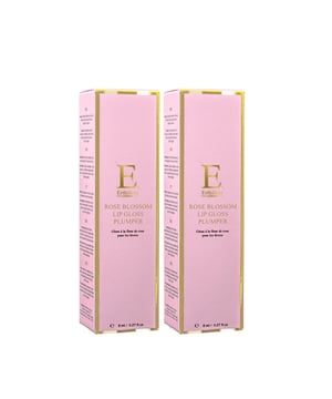 Der Rose Blossom Lip Gloss Plumper ist eine luxuriöse Lippenbehandlung, die die Schönheit eines Glanzes mit den Vorteilen eines Plumpers kombiniert. Angereichert mit nährendem Rosenextrakt verleiht dieser Lipgloss einen schönen, natürlichen Glanz und bietet intensive Feuchtigkeit, um Ihre Lippen weich und geschmeidig zu halten. Die aufpolsternde Formel verstärkt die Fülle Ihrer Lippen und schafft ein volleres, voluminöseres Aussehen, ohne invasive Behandlungen in Anspruch nehmen zu müssen. Der zarte Rosenduft fügt eine Prise Eleganz hinzu und macht jede Anwendung zu einem sinnlichen Vergnügen.