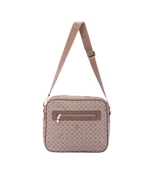Bolso bandolera para mujer. El cierre es con cremallera. Los bolsillos internos son uno con cremallera. Los bolsillos exteriores son dos delanteros con cremallera y dos traseros con cremallera. La bandolera es ajustable en tela. Falta el mango. Hay tres compartimentos internos. El material exterior es ecopiel. Internamente está forrado en poliéster. Medidas: 24x29x11 cm. Producto de moda