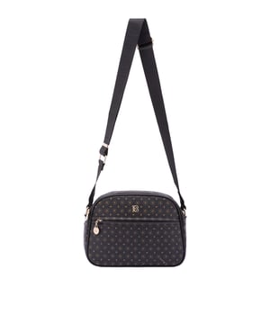 Bolso bandolera para mujer. El cierre es con cremallera. Los bolsillos internos son uno con cremallera. Los bolsillos externos son uno delantero con cremallera y otro trasero con cremallera. La bandolera es ajustable en tela. Falta el mango. Hay dos compartimentos internos. El material exterior es ecopiel. Internamente está forrado en poliéster. Medidas: 19x26x9 cm. Producto de moda