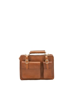 Bolso unisex. El cierre es con cremallera. Faltan bolsillos internos. Los bolsillos externos son dos abiertos en la parte delantera y uno en la parte trasera con cremallera. La bandolera es ajustable y extraíble en piel. El mango es de piel. Hay dos compartimentos internos. El material exterior es 100% Piel Auténtica. Internamente está forrado en piel auténtica. Medidas: 32x23x10 cm. Hecho en Italia
