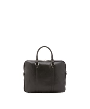 Bolso unisex. El cierre es con cremallera. Los bolsillos internos son uno con cremallera. Los bolsillos externos están ausentes. La bandolera es ajustable y extraíble en piel. El mango es de piel. Hay un compartimento interno. El material exterior es 100% Piel Auténtica. Internamente está forrado en algodón. Medidas: 37x31x6 cm. Hecho en Italia