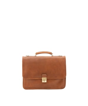 Bolso unisex. El cierre es rápido. Los bolsillos internos son bolsillos multifuncionales. Los bolsillos externos son uno en la espalda con cremallera. La bandolera es ajustable y extraíble en piel. El mango es de piel. Hay dos compartimentos internos. El material exterior es 100% Piel Auténtica. Internamente está forrado en piel auténtica. Medidas: 40x30x6 cm. Hecho en Italia