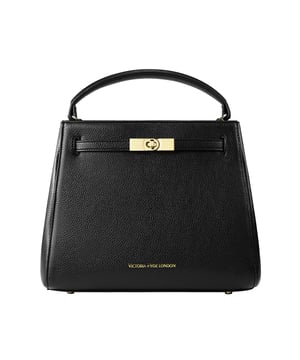 Victoria Hyde, women's bag, work bag, New Work, Victoria, shoulder bag
This new version of the Victoria handbag in black is made of high-quality material and combines luxurious details such as the gold-colored clasp and subtle branding with a modern, minimalist design. The top handle and adjustable shoulder strap offer flexible carrying options so that the bag can be carried in style both in everyday life and after work. The interior impresses with well thought-out compartments that offer enough space for everyday items such as small books or tablets. Golden fittings perfectly round off the elegant design of this new version and make it an ideal companion for any occasion.

Details:

Dimensions: L28cm*H23cm*D11cm

Material: Fabric：PU, Lining：Microfiber

Metal color: light gold

Interior structure: Inside of the front of the bag: 1 zipper pocket made of organza.
Outside of the back: 1 headphone pocket, 1 lipstick pocket, 2 pen pockets, 1 key pocket, 1 sunglasses strap + D-ring.