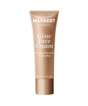 Ein Hauch Glamour für den Teint: Die teintverschönernde Feuchtigkeitspflege von MARBERT verleiht der Haut mit lichtreflektierenden Schimmerpigmenten einen strahlenden, natürlich zarten Glow. Sie kaschiert kleine Hautunebenheiten, verleiht einen ebenmäßigen Teint und perfektioniert das Hautbild. Wertvolle Inhaltsstoffe, wie Hyaluronsäure, Panthenol und Vitamin E pflegen die Haut und versorgen sie mit Feuchtigkeit. Der Lichtschutzfaktor 15 schützt sie vor UV-Strahlen und vorzeitiger Hautalterung. Wer seine Haut mit einem zarten Glow schmückt liegt zudem total im Trend.