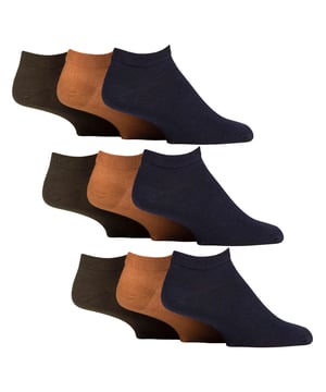 Gentle Grip - Calcetines de entrenamiento para diabéticos multipack de 9 pares para hombre: Descubra la solución definitiva para el cuidado del pie diabético con los calcetines para diabéticos especialmente diseñados por Gentle Grip para mujer. Diseñados por expertos técnicos, estos calcetines Gentle Grip Diabetic Trainer ofrecen un enfoque adaptado a la salud del pie diabético con un corte bajo, perfecto para las estaciones de primavera y verano. Experimente una comodidad incomparable con estos calcetines de algodón lujosamente suaves, meticulosamente diseñados para sujetar firmemente los tobillos sin elasticidad, eliminando la opresión que puede plantear problemas a las personas con problemas circulatorios. Con punteras unidas a mano para unas costuras suaves, estos calcetines dan prioridad a la comodidad de los diabéticos, evitando irritaciones y dolores. Elija estos ligeros calcetines de entrenamiento para diabéticos Gentle Grip para cuidar sus piernas a diario. Estos calcetines vienen en paquetes de 9 pares y están disponibles en 5 opciones diferentes. Están hechos de: 77% Algodón, 15% Poliéster, 1% Elastano. Están disponibles en 2 tallas para hombre: 6-11 UK, 12-14 UK y son lavables a máquina. Detalles adicionales del producto: Gentle Grip Calcetines Diabéticos 9 Pack Calcetines Diabéticos NON ELASTIC tobillo superior suave costura del dedo del pie HoneyComb mano superior vinculado costura del dedo del pie