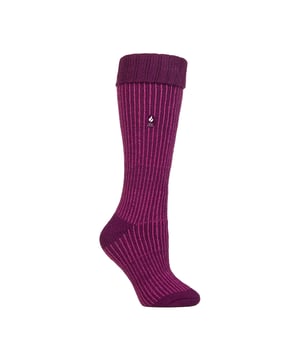 Calcetines térmicos para mujer Heat Holders Boot: Heat Holders Yarn - Nuestro hilo térmico especialmente desarrollado proporciona un aislamiento de alto rendimiento contra el frío con capacidades superiores de transpiración de la humedad. Heat Holders Loops - La innovadora tecnología de tejido de punto produce nuestro exclusivo pelo acolchado con bucles extralargos para retener más aire caliente, aumentando el índice TOG. Cepillado de los Heat Holders - Por último, nuestro proceso de cepillado experto maximiza la cantidad de aire caliente retenido en el interior de cada calcetín para un calor total y un confort durante todo el día. Se ha comprobado científicamente que los Heat Holders son 7 veces más cálidos que un calcetín de algodón básico. Los calcetines Heat Holders son 2,34 Tog, mientras que un calcetín de algodón básico sólo mide 0,33 Tog. Calcetines de bota Heat Holders - Estos calcetines son absolutamente perfectos para cuando tienes que pasar esos fríos días de invierno al aire libre, ya sea con botas de agua o botas, estos calcetines se ajustan perfectamente.