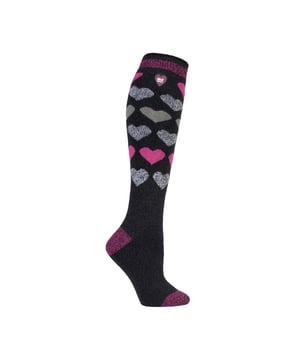 Calcetines largos Heat Holders Lite para mujer: Ya están aquí los nuevos calcetines Heat Holders Lite. ¡Ahora con un estilo extra largo! Los creadores de Heat Holders han escuchado las peticiones de los clientes para crear un calcetín térmico que no sea tan grueso, ahora los Heat Holders pueden caber en un zapato de vestir normal o en una zapatilla deportiva. Sin embargo, su sólido índice de 1,6 tog significa que tus pies seguirán estando muy calientes. Con muchos estilos fabulosos de marga entre los que elegir, tus pies estarán elegantes y calientes al mismo tiempo, ¿quién no querría eso? Esta versión de los calcetines Heat Holders Lite es extra larga, llegando justo por debajo de la rodilla, dándote más calor para toda la pierna. Características principales. Heat Holders Yarn - Nuestro hilo térmico especialmente desarrollado proporciona un aislamiento de alto rendimiento contra el frío con una capacidad superior de transpiración de la humedad. Heat Holders Loops - La innovadora tecnología de tejido de punto produce nuestra exclusiva pila acolchada con bucles extralargos para retener más aire caliente, aumentando el índice TOG. Heat Holders Brushing - Por último, nuestro experto proceso de cepillado maximiza la cantidad de aire caliente retenido en el interior de cada calcetín para ofrecer una calidez total y comodidad durante todo el día. Heat Holders Lite Long Tog rating - Estos calcetines están científicamente probados para ser 5 veces más cálidos que un calcetín básico de algodón, con un tog rating de 1,6. Esta nueva versión de los calcetines Heat Holders resuelve el problema del "grosor excesivo" de los calcetines Heat Holders originales. Estos calcetines están hechos de 91% acrílico, 5% nylon, 3% poliéster, 1% elastano, y son de la talla 4-8 UK.